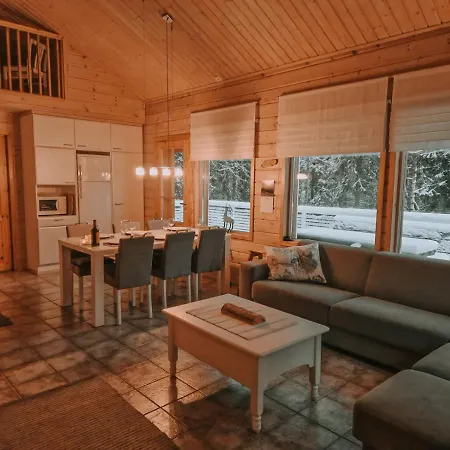 Semesterbostad Spacious Cabin *