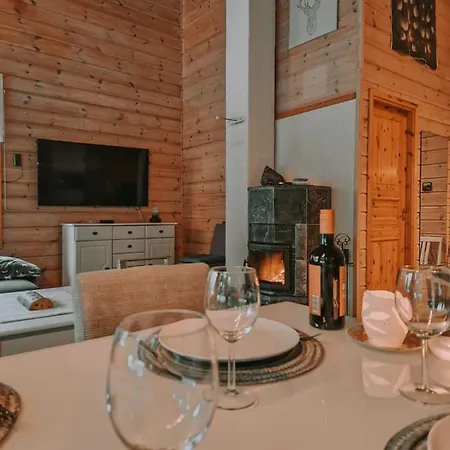 Spacious Cabin بيت للعطل Äkäslompolo
